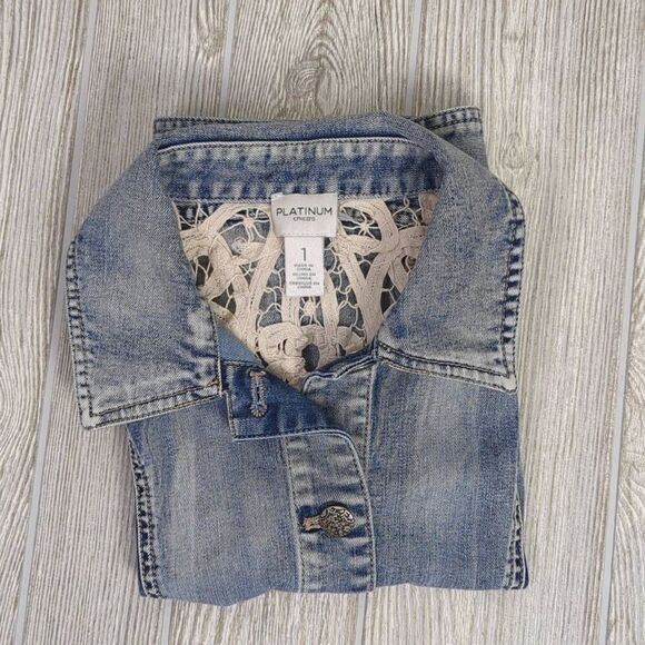 Platinum Chicos Women’s Size 1 Small Blue Denim Jean Vest Lace Embroidered Back - Picture 6 of 9